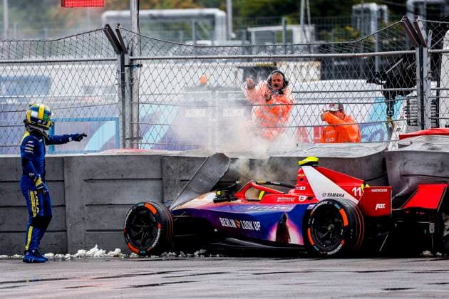 2025 FORMULA E BERLIN ePRIX 11 DI GRASSI Lucas (bra), Lola Yamaha ABT Formula E Team, Lola-Yamaha T001, action crash, accident, sortie de piste, crash during the Berlin ePrix, 13th and 15th round of the 2024-25 ABB FIA Formula E World Championship, WM, Weltmeisterschaft on the Tempelhof Airport Street Circuit from July 11 to 13, 2025 in Berlin, Germany - BerlinGermany  Copyright: xPauloxMariax