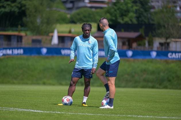 13.07.2025, Fussball, Saison 2025 2026, 2. Bundesliga, Vorbereitung, Sommertrainingslager des VfL Bochum in Scheffau am Wilden Kaiser, Tag 2, Samuel Bamba (VfL Bochum 1848), Matus Bero (VfL Bochum 1848) xRHR-FOTO YYx