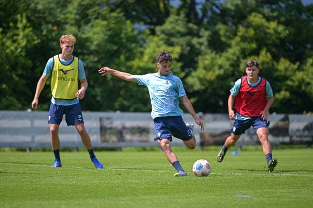 13.07.2025, Fussball, Saison 2025 2026, 2. Bundesliga, Vorbereitung, Sommertrainingslager des VfL Bochum in Scheffau am Wilden Kaiser, Tag 2, Mats Pannewig (VfL Bochum 1848), Alessandro Crimaldi (VfL Bochum 1848) xRHR-FOTO YYx