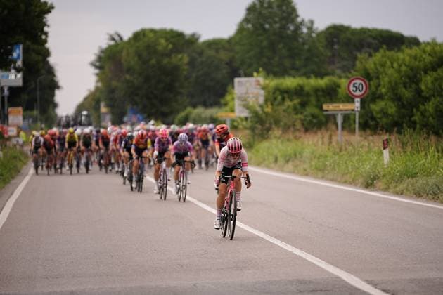 The pack during the 8th stage of the Giro d™Italia Women, from ForlÃ¬ to Imola (Autodromo Enzo e Dino Ferrari), Italy Sunday, July 13, 2025. - cycling .  Copyright: xMarcoxAlpozzi LaPressex