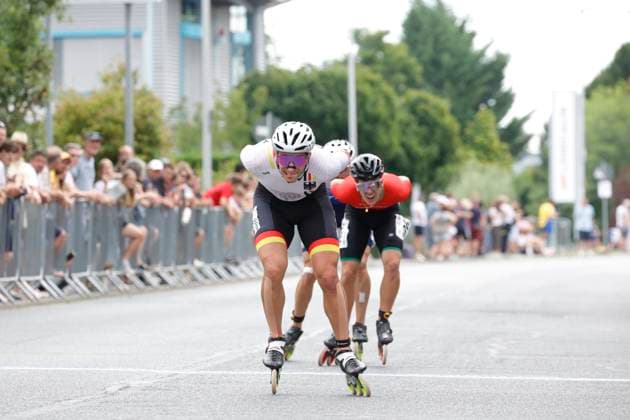 Sport Bilder des Tages 13.07.2025 Inline Speedskating Europameisterschaft in Groß-Gerau 5.-13.7.2025 hier Senior Junior Men Marathon 11 Runden über 42km in der Innenstadt zweite Spitzengruppe vorne dabei Felix RIJHNEN (129 D) Groß-Gerau Hessen Deutschland *** 13 07 2025 European Inline Speedskating Championships in Groß Gerau 5 13 7 2025 here Senior Junior Men Marathon 11 laps over 42km in the city center second top group at the front Felix RIJHNEN 129 D Groß Gerau Hessen Germany