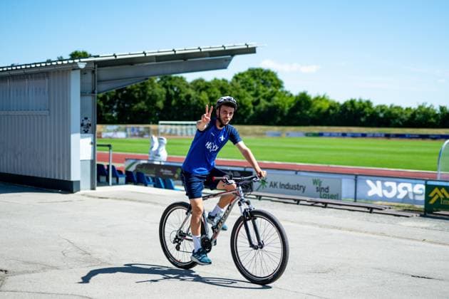 Sergio Lopez (SV Darmstadt 98, 02) auf dem Fahrrad, SV Darmstadt 98, Fussball, 2. Bundesliga, Trainingslager, 4. Tag, 13.07.2025. SV Darmstadt 98, Fussball, 2. Bundesliga, Trainingslager, 4. Tag, 13.07.2025. Bad Wörishofen