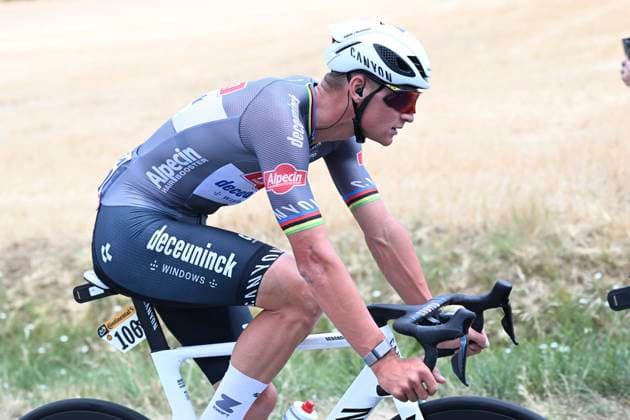 Tour de France 2025 Stage 9 CHATEAUROUX, FRANCE - JULY 13 : Van der Poel Mathieu (NED) of Alpecin - Deceuninck during stage 9 of the 112th edition of Tour de France an UCI World Tour 2.UWT cycling road race stage for Men Elite of 170 km with start in Chinon and finish in Chateauroux on July 13, 2025 in Chateauroux, France, 13 07 2025 ( Motordriver Kenny Verfaillie - Chateauroux France  Copyright: xPetexGodingx