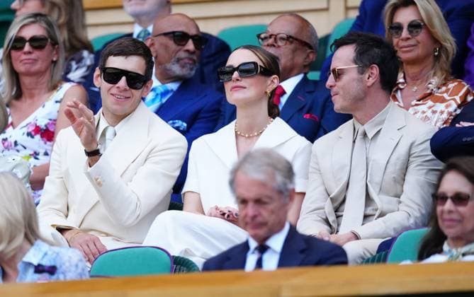 Sport Bilder des Tages James Righton, Keira Knightley and Andrew Scott in the Royal Box on Centre Court Wimbledon Tennis Championships, Day 14, The All England Lawn Tennis and Croquet Club, London, UK - 13 Jul 2025London The All England Lawn Tennis and United Kingdom  Copyright: xJavierxGarcia Shutterstockx 15392297m