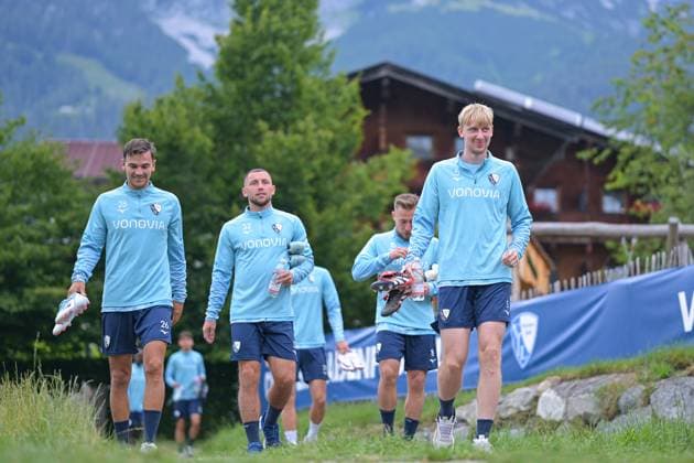13.07.2025, Fussball, Saison 2025 2026, 2. Bundesliga, Vorbereitung, Sommertrainingslager des VfL Bochum in Scheffau am Wilden Kaiser, Tag 2, Romario Rösch (VfL Bochum 1848), Maximilian Wittek (VfL Bochum 1848), Colin Kleine-Bekel (VfL Bochum 1848) xRHR-FOTO YYx