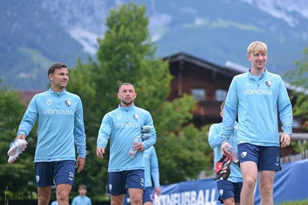 13.07.2025, Fussball, Saison 2025 2026, 2. Bundesliga, Vorbereitung, Sommertrainingslager des VfL Bochum in Scheffau am Wilden Kaiser, Tag 2, Romario Rösch (VfL Bochum 1848), Maximilian Wittek (VfL Bochum 1848), Colin Kleine-Bekel (VfL Bochum 1848) xRHR-FOTO YYx