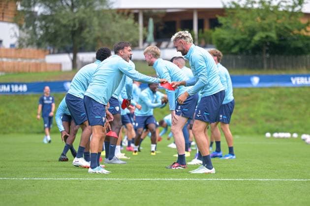 13.07.2025, Fussball, Saison 2025 2026, 2. Bundesliga, Vorbereitung, Sommertrainingslager des VfL Bochum in Scheffau am Wilden Kaiser, Tag 2, Romario Rösch (VfL Bochum 1848), Philipp Strompf (VfL Bochum 1848) xRHR-FOTO YYx