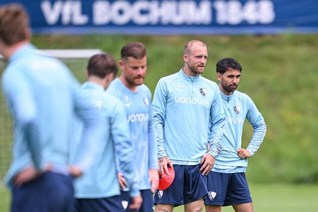 13.07.2025, Fussball, Saison 2025 2026, 2. Bundesliga, Vorbereitung, Sommertrainingslager des VfL Bochum in Scheffau am Wilden Kaiser, Tag 2, Philipp Hofmann (VfL Bochum 1848), Gerrit Holtmann (VfL Bochum 1848) xRHR-FOTO YYx