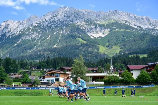 Sport Bilder des Tages 13.07.2025, Fussball, Saison 2025 2026, 2. Bundesliga, Vorbereitung, Sommertrainingslager des VfL Bochum in Scheffau am Wilden Kaiser, Tag 2, Aufwärmen, xRHR-FOTO YYx
