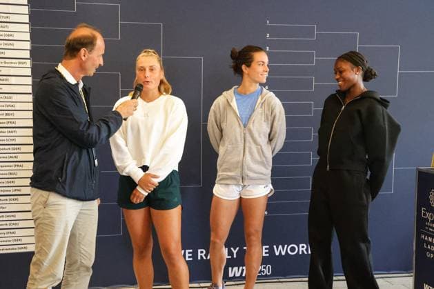 GER, Hamburg, xFSx, ATP250 Frauen-Tennistunier , MSC Hamburg Ladies Open Auslosung 2025, 13.07.2025 v.l., Nastasja Schunk (GER) , Lois Boisson (FRA) , Noma Noha Akugue (GER) Copyright: HMBxMedia FernandoxSoares