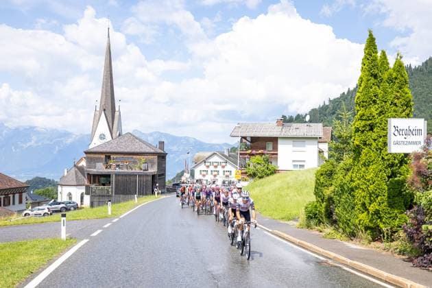 13.07.2025, Feldkirch, AUT, Tour of Austria 2025, Etappe 5 von Feldkirch nach Feldkirch (147,8 km), im Bild Peloton bei Laterns Peloton bei Laterns during the stage 5 from Feldkirch to Feldkirch (147,8 km) of the Tour of Austria. Feldkirch, Austria on 2025 07 13. Expa Feldkirch