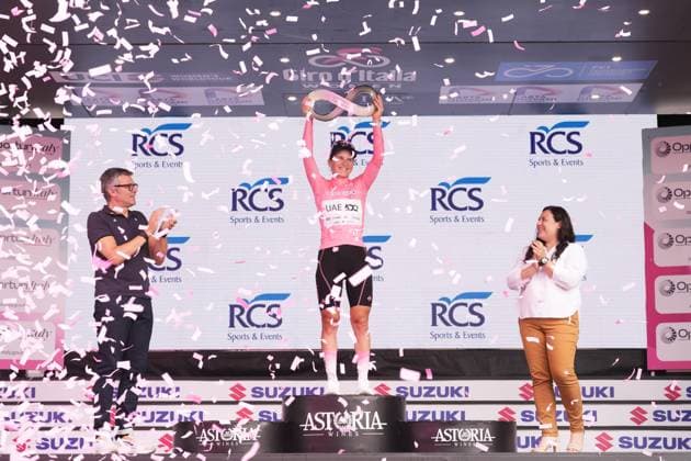 Sport Bilder des Tages Longo Borghini Elisa on the podium to celebrates as winner of Italy Tour after the 8th stage of the Giro d™Italia Women, from ForlÃ¬ to Imola (Autodromo Enzo e Dino Ferrari), Italy Sunday, July 13, 2025. - cycling .  Copyright: xMassimoxPaolone LaPressex