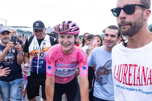 Elisa Longo Borghini winning the Pink Jersey during Giro d Italia Women - Stage 8 - Forli Imola, Giro d Italia race in Imola, Italy, July 13 2025  Copyright: xTommasoxBerardi IPAxSportx xipa-agency.netx xx IPA_60334634 IPA_Agency_IPA60334634