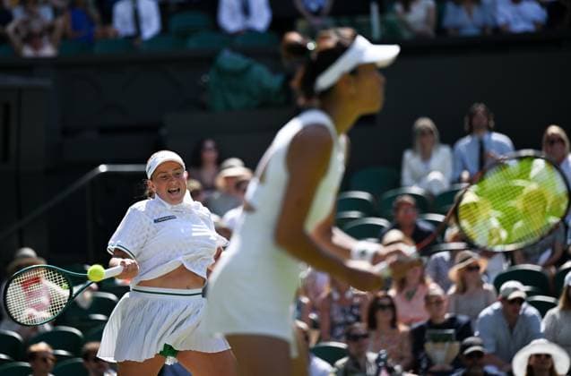 (250713) -- LONDON, July 13, 2025 -- Hsieh Su-Wei Jelena Ostapenko (L) compete during the women s doubles final between Hsieh Su-Wei (Chinese Taipei) Jelena Ostapenko (Latvia) and Veronika Kudermetova (Russia) Elise Mertens (Belgium) at the Wimbledon Tennis Championships in London, Britain, July 13, 2025. ) (SP)BRITAIN-LONDON-TENNIS-WIMBLEDON-WOMEN S DOUBLES-FINAL LixYing 