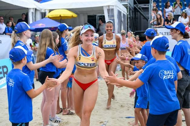 Beach volleyball, Beachvolleyball - Pro Beach Battle Masters SEEWALCHEN,AUSTRIA,13.JUL.25 - BEACH VOLLEYBALL - Beach Volleyball Tour PRO, Pro Beach Battle Masters Litzlberg. Image shows a feature of the ceremony.  GEPAxpictures xChristianxMoser
