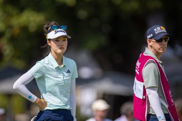 GRACE KIM ALMUNDI EVIAN CHAMPIONSHIP PHOTOPQR LE DAUPHINE Grégory YETCHMENIZA ; Évian-les-Bains ; 13 07 2025 ; Évian-les-Bains (Haute-Savoie),13 juillet. 2025 THE ALMUNDI EVIAN CHAMPIONSHIP sur notre photo : Grace Kim remporte le tournoi devant Jeeno Thitikul. Grégory Yetchmeniza Le Dauphiné Libéré