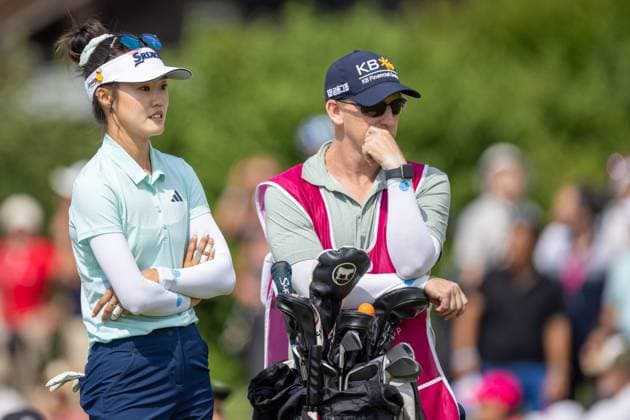GRACE KIM ALMUNDI EVIAN CHAMPIONSHIP PHOTOPQR LE DAUPHINE Grégory YETCHMENIZA ; Évian-les-Bains ; 13 07 2025 ; Évian-les-Bains (Haute-Savoie),13 juillet. 2025 THE ALMUNDI EVIAN CHAMPIONSHIP sur notre photo : Grace Kim remporte le tournoi devant Jeeno Thitikul. Grégory Yetchmeniza Le Dauphiné Libéré