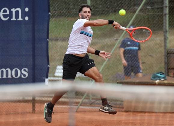 Tennis - 2. Bundesliga - Wiesbadener THC - TLZ Espenhain - 13.07.25, Casanova, Hernan (ARG Espenhain), -