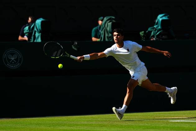 Carlos Alcaraz during the Gentlemen s Singles final Wimbledon Tennis Championships, Day 14, The All England Lawn Tennis and Croquet Club, London, UK - 13 Jul 2025London The All England Lawn Tennis and United Kingdom  Copyright: xJavierxGarcia Shutterstockx 15392297df