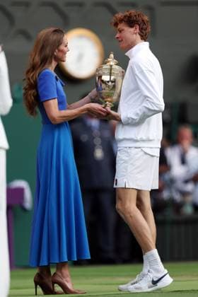 Catherine Princess of Wales presents the winners trophy to Jannik Sinner Wimbledon Tennis Championships, Day 14, The All England Lawn Tennis and Croquet Club, London, UK - 13 Jul 2025London The All England Lawn Tennis and United Kingdom  Copyright: xEllaxLing Shutterstockx 15392298cs