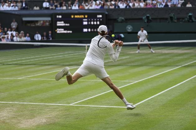 Wimbledon Final Jannick Sinner v Carlos Alcaraz Wimbledon Championships 2025 Day 14, 13 07 25 Gentlemens’ Singles - Final Centre Court Jannick Sinner v Carlos Alcaraz. Jannick Sinner wins in 4 sets.  Copyright: xMarcxAspland ThexTimesx NINTCHDBPICT001009696278
