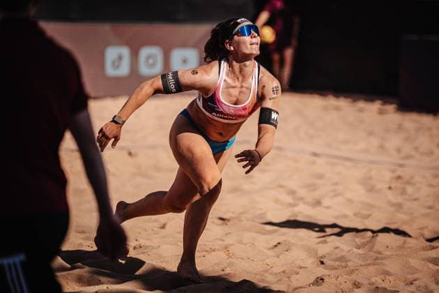 Beachvolleyball Frauen Allianz German Beach Tour 2025 Tourstop München 13.07.2025 Anna-Lena Grüne sprintet zum Ball München Zentraler Hochschulsport Münche Bayern Deutschland