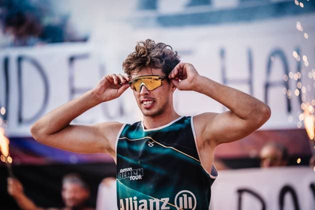 Beachvolleyball Männer Allianz German Beach Tour 2025 Tourstop München 13.07.2025 Lui Wüst beim Einlauf in das Stadion München Zentraler Hochschulsport Münche Bayern Deutschland