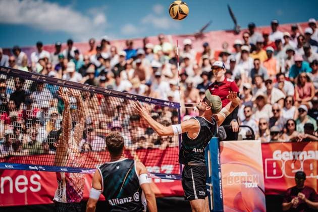 Beachvolleyball Männer Allianz German Beach Tour 2025 Tourstop München 13.07.2025 Benedikt Sagstetter beim Angriff München Zentraler Hochschulsport Münche Bayern Deutschland