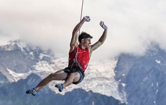 (250714) -- CHAMONIX, July 14, 2025 -- Jonas Utelli of Switzerland waves to spectators after the men s lead final of climbing at the 2025 IFSC Climbing World Cup Speed-Lead in Charmonix, France, July 13, 2025. ) (SP)FRANCE-CHAMONIX-IFSC CLIMBING WORLD CUP-MEN S LEAD FINAL GaoxJing 