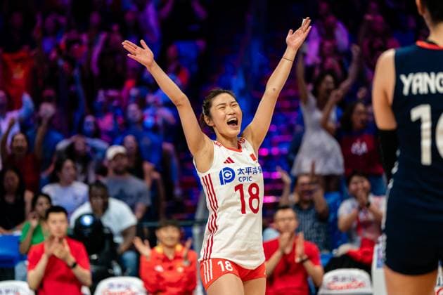 (250714) -- ARLINGTON, July 14, 2025 -- Wang Mengjie of China celebrates during the match between China and the United States at the Women s Volleyball Nations League (VNL) 2025 in Arlington, the United States, July 13, 2025. (Photo by Xinhua) (SP)U.S.-ARLINGTON-VOLLEYBALL-NATIONS LEAGUE-WOMEN ChenxChen 