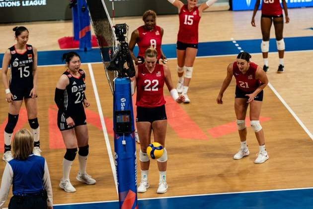 (250714) -- ARLINGTON, July 14, 2025 -- Franklin (C) of the United States reacts during the match between China and the United States at the Women s Volleyball Nations League (VNL) 2025 in Arlington, the United States, July 13, 2025. (Photo by Xinhua) (SP)U.S.-ARLINGTON-VOLLEYBALL-NATIONS LEAGUE-WOMEN ChenxChen 