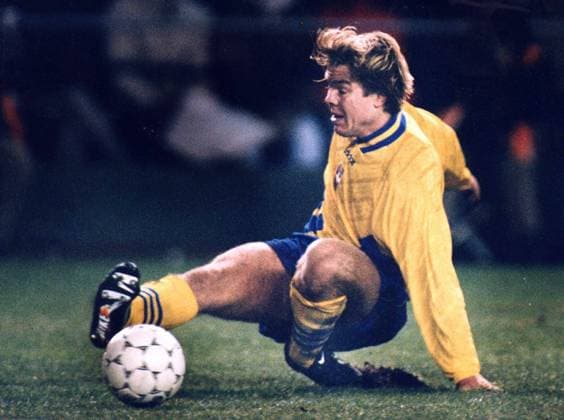 Arkiv 941116. Rasunda, EM-kval , Sverige-Ungern 2-0. Tomas Brolin bryter vänsterfoten. STOCKHOLM Fotboll x599x *** Archive 941116 Rasunda, European Championship, EM, Europameisterschaft qualifying , Sweden Hungary 2 0 Tomas Brolin breaks his left foot STOCKHOLM Fotboll x599x  Copyright: xJonasxLindkvistx BROLIN BRYTER FOTEN xx *** Archive 941116 Rasunda, European Championship qualifying , Sweden Hungary 2 0 Tomas Brolin breaks his left foot STOCKHOLM Fotboll x599x Archive 941116 Rasunda, European Championship qualifying , Sweden Hungary 2 0 Tomas Brolin breaks his left foot STOCKHOLM Fotboll x599x  Copyright xJonasxLindkvistx BROLIN BRYTER FOTEN xx  Copyright: xIMAGO JonasxLindkvistx imago images 0769399219