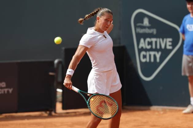 GER, Hamburg, xFSx, ATP250 Frauen-Tennistunier , MSC Hamburg Ladies Open 2025 ,Round of 32 , 14.07.2025 v.l., Diane Parry (FRA) spielt eine Rueckhand Copyright: HMBxMedia FernandoxSoares