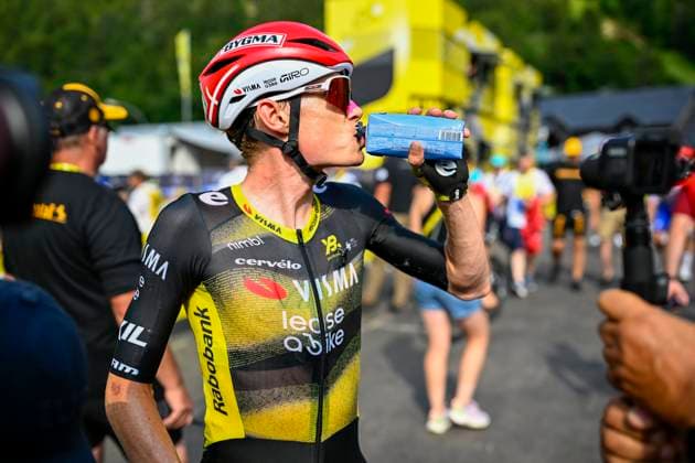 Tour de France 2025 Stage 10 LE MONT-DORE PUY DE SANCY, FRANCE - JULY 14 : Vingegaard Jonas (DEN) of Team Visma - Lease a Bike after the race during stage 10 of the 112th edition of Tour de France an UCI World Tour 2.UWT cycling road race stage for Men Elite of 163 km with start in Ennezat and finish in Le Mont-Dore Puy de Sancy on July 14, 2025 in Le Mont-Dore Puy de Sancy, France, 14 07 2025 ( Motordriver Kenny Verfaillie - Le Mont-Dore Puy de Sancy France  Copyright: xJasperxJacobsx