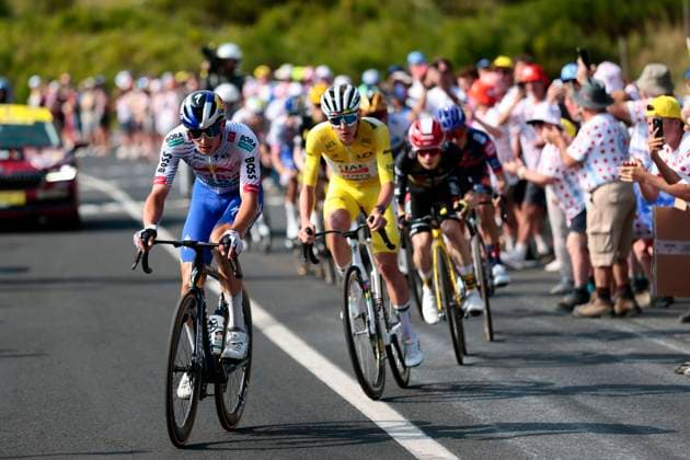 Tour de France 2025 Stage 10 LE MONT-DORE PUY DE SANCY, FRANCE - JULY 14 : Rider of Team Red Bull - BORA - Hansgrohe in action during stage 10 of the 112th edition of Tour de France an UCI World Tour 2.UWT cycling road race stage for Men Elite of 163 km with start in Ennezat and finish in Le Mont-Dore Puy de Sancy on July 14, 2025 in Le Mont-Dore Puy de Sancy, France, 14 07 2025 ( Motordriver Kenny Verfaillie - Le Mont-Dore Puy de Sancy France  Copyright: xLucaxBettinix