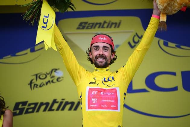 Tour de France 2025 Stage 10 LE MONT-DORE PUY DE SANCY, FRANCE - JULY 14 : Healy Ben (IRL) of EF Education - EasyPost on the podium with the yellow jersey during stage 10 of the 112th edition of Tour de France an UCI World Tour 2.UWT cycling road race stage for Men Elite of 163 km with start in Ennezat and finish in Le Mont-Dore Puy de Sancy on July 14, 2025 in Le Mont-Dore Puy de Sancy, France, 14 07 2025 ( Motordriver Kenny Verfaillie - Le Mont-Dore Puy de Sancy France  Copyright: xVincentxKalutx