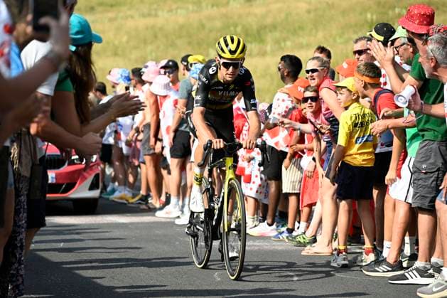 Tour de France 2025 Stage 10 LE MONT-DORE PUY DE SANCY, FRANCE - JULY 14 : Benoot Tiesj (BEL) of Team Visma - Lease a Bike in action during stage 10 of the 112th edition of Tour de France an UCI World Tour 2.UWT cycling road race stage for Men Elite of 163 km with start in Ennezat and finish in Le Mont-Dore Puy de Sancy on July 14, 2025 in Le Mont-Dore Puy de Sancy, France, 14 07 2025 ( Motordriver Kenny Verfaillie - Le Mont-Dore Puy de Sancy France  Copyright: xJanxDexMeuleneirx