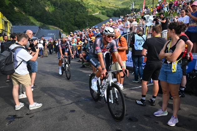 Tour de France 2025 Stage 10 LE MONT-DORE PUY DE SANCY, FRANCE - JULY 14 : Van Der Poel Mathieu (NED) of Alpecin - Deceuninck after the race during stage 10 of the 112th edition of Tour de France an UCI World Tour 2.UWT cycling road race stage for Men Elite of 163 km with start in Ennezat and finish in Le Mont-Dore Puy de Sancy on July 14, 2025 in Le Mont-Dore Puy de Sancy, France, 14 07 2025 ( Motordriver Kenny Verfaillie - Le Mont-Dore Puy de Sancy France  Copyright: xVincentxKalutx