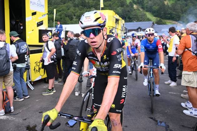 Tour de France 2025 Stage 10 LE MONT-DORE PUY DE SANCY, FRANCE - JULY 14 : Van Aert Wout (BEL) of Team Visma - Lease a Bike after the race during stage 10 of the 112th edition of Tour de France an UCI World Tour 2.UWT cycling road race stage for Men Elite of 163 km with start in Ennezat and finish in Le Mont-Dore Puy de Sancy on July 14, 2025 in Le Mont-Dore Puy de Sancy, France, 14 07 2025 ( Motordriver Kenny Verfaillie - Le Mont-Dore Puy de Sancy France  Copyright: xVincentxKalutx