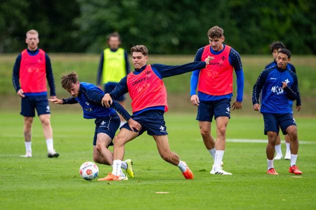 Matthias Bader (SV Darmstadt 98, 26) im Zweikampf mit Max Pfister (SV Darmstadt 98, 48), SV Darmstadt 98, Fussball, 2. Bundesliga, Trainingslager, 5. Tag, 14.07.2025. SV Darmstadt 98, Fussball, 2. Bundesliga, Trainingslager, 5. Tag, 14.07.2025. Bad Wörishofen