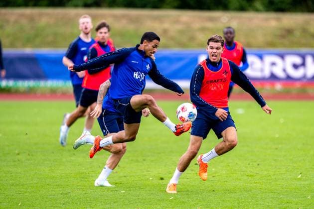 Othmane El Idrissi (SV Darmstadt 98, 47) am Ball, dahinter Max Pfister (SV Darmstadt 98, 48) SV Darmstadt 98, Fussball, 2. Bundesliga, Trainingslager, 5. Tag, 14.07.2025. SV Darmstadt 98, Fussball, 2. Bundesliga, Trainingslager, 5. Tag, 14.07.2025. Bad Wörishofen