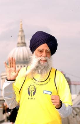 LONDON MARATHON OLDEST RUNNER The Oldest London Marathon runner Fauja Singh celebrates his 93 birthday with a spot of training. Date: 01.04.2004., Credit:Photoshot Avalon United Kingdom  Copyright: xPhotoshotx xAvalonx 0502983042