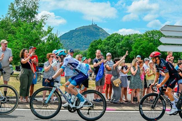 Cyclisme Tour De France Etape Ennezat Le Mont Dore, PHOTOPQR LA MONTAGNE Richard BRUNEL ; ; 14 07 2025 ; Cyclisme Tour De France Etape Ennezat Le Mont Dore, Martinez, Alaphilippe, le 14 07 2025 Photo Richard Brunel 07 14 2025; Cycling Tour De France Stage Ennezat Le Mont Dore, Evenepoel, Vingegaard, Pogacar, Saint Robert cross pass descent, France  Copyright: xPHOTOPQR LAxMONTAGNE MAXPPPxRichardxBRUNELx 20250714LMT1422 20250714LMT1422