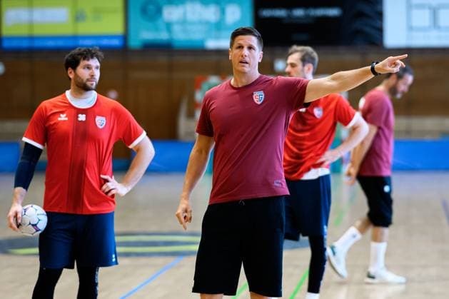 Bietigheim: HBL - 25 26 - SG BBM Bietigheim - Training Torwart-Trainer Jürgen Müller Bietigheim-Bissingen Sporthalle am Viadukt Baden-Württemberg Deutschland