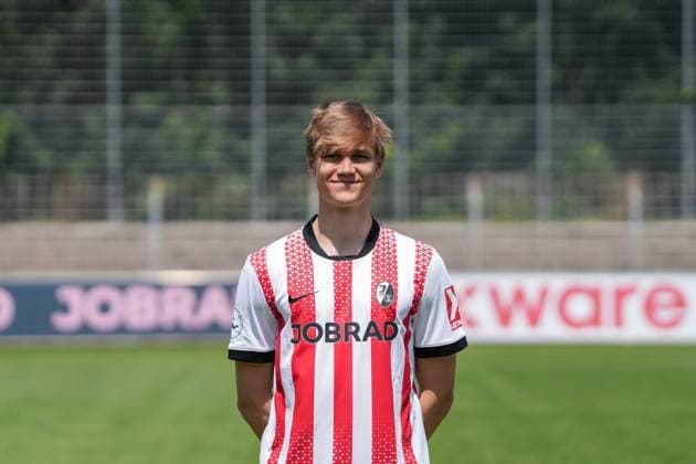 Oscar Wiklöf; SC Freiburg II; SC Freiburg U23; Regionalliga Südwest, Porträttermin 2025 2026, Freiburg Möslestadion Baden-Wuerttemberg Deutschland Copyright: xSTEINSIEK.CH PAAx