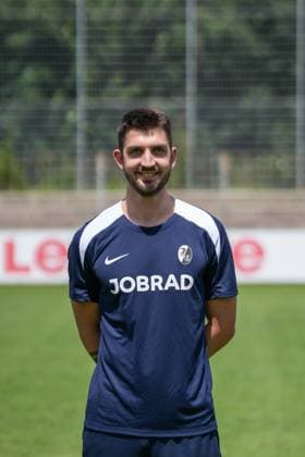 Dennis Baumgartner (Physiotherapeut); SC Freiburg II; SC Freiburg U23; Regionalliga Südwest, Porträttermin 2025 2026, Freiburg Möslestadion Baden-Wuerttemberg Deutschland Copyright: xSTEINSIEK.CH PAAx