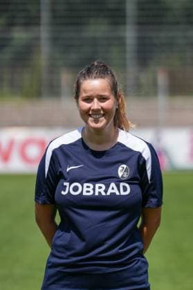 Larissa Kern (Physiotherapeutin); SC Freiburg II; SC Freiburg U23; Regionalliga Südwest, Porträttermin 2025 2026, Freiburg Möslestadion Baden-Wuerttemberg Deutschland Copyright: xSTEINSIEK.CH PAAx