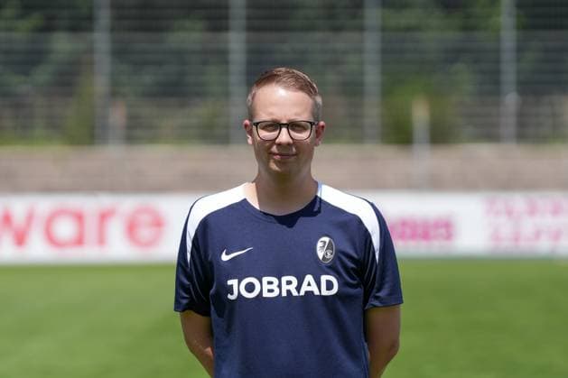 Dominik Schelb (Teambetreuer); SC Freiburg II; SC Freiburg U23; Regionalliga Südwest, Porträttermin 2025 2026, Freiburg Möslestadion Baden-Wuerttemberg Deutschland Copyright: xSTEINSIEK.CH PAAx