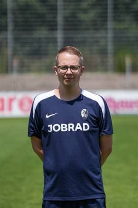 Dominik Schelb (Teambetreuer); SC Freiburg II; SC Freiburg U23; Regionalliga Südwest, Porträttermin 2025 2026, Freiburg Möslestadion Baden-Wuerttemberg Deutschland Copyright: xSTEINSIEK.CH PAAx