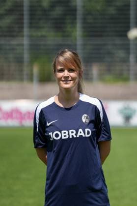 Lisa Bode (Mannschaftsärztin); SC Freiburg II; SC Freiburg U23; Regionalliga Südwest, Porträttermin 2025 2026, Freiburg Möslestadion Baden-Wuerttemberg Deutschland Copyright: xSTEINSIEK.CH PAAx